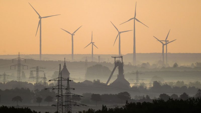 Die erneuerbaren Energien tragen immer mehr zum Stromnetz in Deutschland bei. Besonders die Beiträge der Windkraft sind gestiegen.