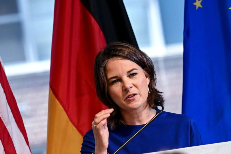 Annalena Baerbock spricht in New York über die transatlantischen Beziehungen.