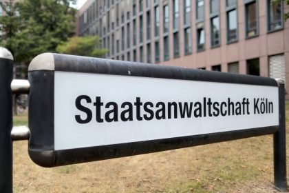 Warnschüsse vergeblich: Polizei stoppt wildgewordenen Jugendlichen in Köln