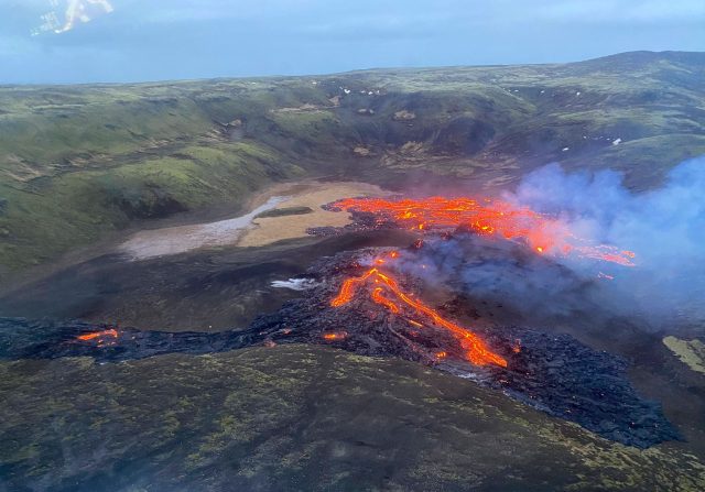 Im März 2021 war der Vulkan Fagradalsfjall aktiv. Er liegt unweit der isländischen Hauptstadt Reykjavik.