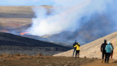 30 Kilometer entfernt: Vulkan nahe der isländischen Hauptstadt ausgebrochen
