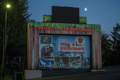 Tod im Freizeitpark – 57-Jährige stürzt aus Achterbahn