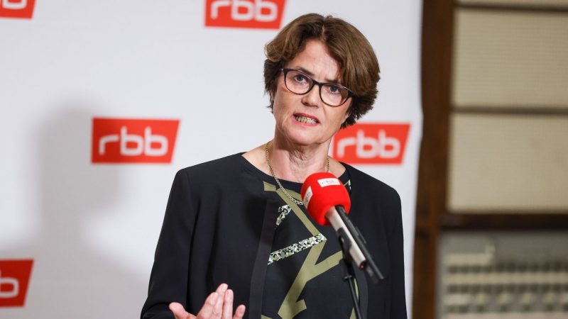 Friederike von Kirchbach, Vorsitzende des RBB-Rundfunkrates, tritt zurück.