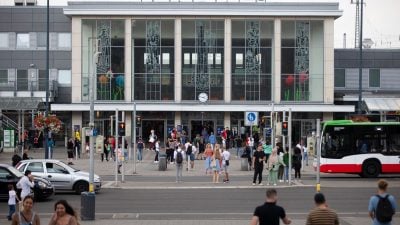 Streit um Fahrkarte eskaliert: Syrer sticht Bahnmitarbeiter nieder