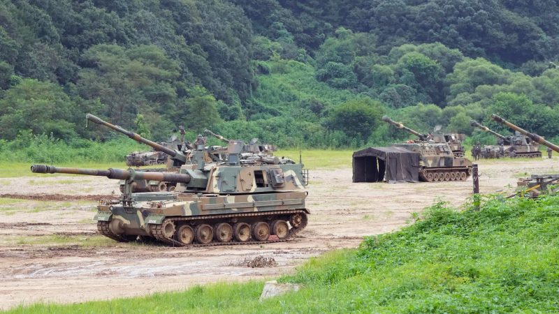 Sommermanöver: Panzerhaubitzen der südkoreanischen Armee in Paju, nahe der Grenze zu Nordkorea.