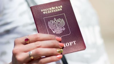 EU wird Visa-Abkommen mit Russland vollständig aussetzen