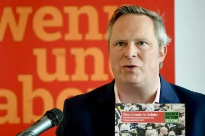 Amadeu Antonio Stiftung bangt um Fördergelder – Massenentlassung droht