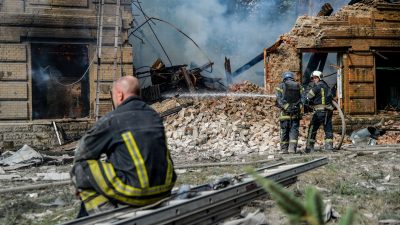 Zwei Tote bei Bombenangriff auf ostukrainische Stadt Slowjansk