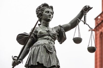 Irischer Lehrer im Gefängnis entfacht Debatte über Gendern