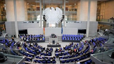 Bundestag debattiert Neuregelungen im Infektionsschutzgesetz