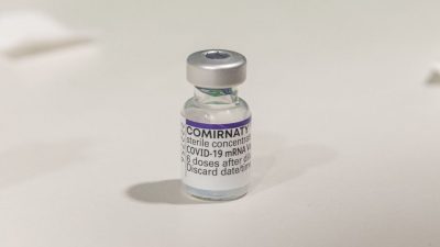 Arzt über COVID-19-Impfstoffe: Vom Befürworter zum Kritiker