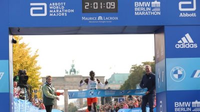 Berlin: Kipchoge rennt wieder zum Marathon-Weltrekord