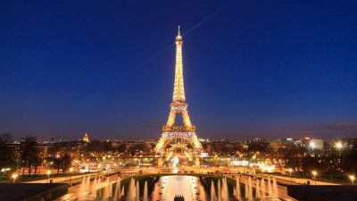 Lichter an Eiffelturm und Champs-Élysées früher aus