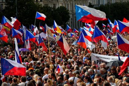 Massenproteste in Prag: Regierung soll Interessen der Bevölkerung vertreten