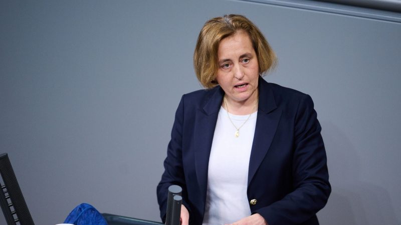 Beatrix von Storch zeigt Gesundheitsminister Lauterbach an