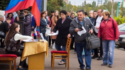 Referenden in ukrainischen Gebieten beendet – Deutliches Ergebnis gemeldet