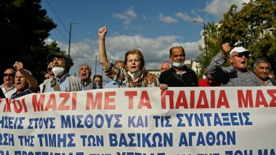 Rentner protestieren in Athen gegen hohe Lebenshaltungskosten