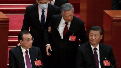 Zwischenfall auf Parteitag: Chinas Ex-Präsident Hu Jintao vom Podium abgeführt