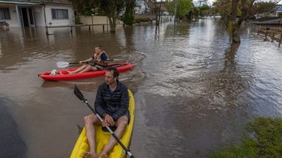 Hunderte Häuser in Australien unter Wasser