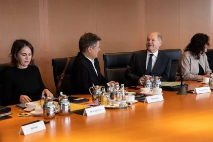 Bundeskabinett billigt AKW-Laufzeitverlängerung bis April