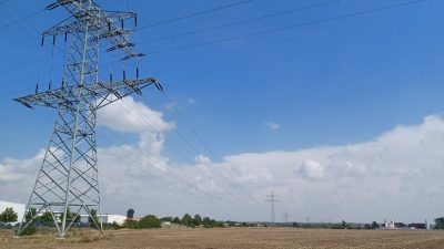 Angst vor Kostenschock: Deutsche sparen Strom und Gas