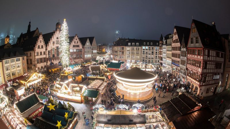 In vielen Kommunen Deutschlands droht eine Weihnachtszeit mit weniger Beleuchtung als in früheren Jahren.