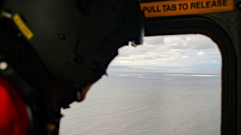 Blick auf das Gasleck in der Ostsee von einem Hubschrauber der dänischen Streitkräften aus.
