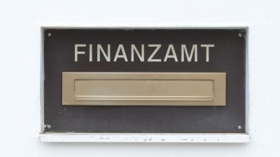 Finanzämter erledigen Steuererklärungen eine Woche schneller