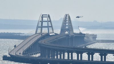 Zugverkehr auf Krim-Brücke wieder nach Plan