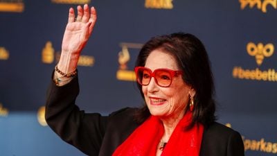 Nana Mouskouri nahm Album mit „Weiße Rosen aus Athen“ beim Mauerbau auf