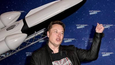 Elon Musks Weltraumfirma SpaceX will, dass die USA die Starlink-Finanzierung in der Ukraine übernehmen.