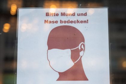 Lauterbach: Ende der Maskenpflicht im Fernverkehr noch „zu früh“