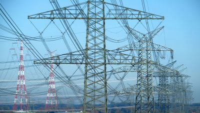 Verivox: Stromnetzgebühren steigen 2023 stark an