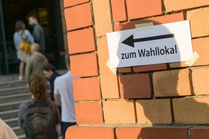 Berlin: Wahlprüfungsausschuss empfiehlt Teilwiederholung der Bundestagswahl