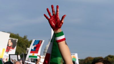 Studenten-Protest in Teheran gegen Geschlechtertrennung in Uni-Mensa