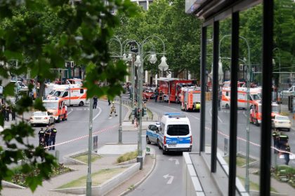 Berliner Feuerwehr: Klimaaktivisten erschwerten Rettung der Radfahrerin erheblich