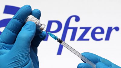 Herzmuskelentzündung nach Corona-Impfung: Pfizer-Direktor in Erklärungsnot