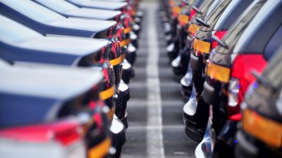 Autoindustrie erzielt Rekordgewinne – trotz Konsumrückgang und Inflation