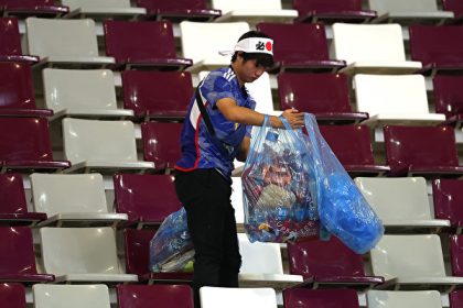 Nach Fußball-WM-Spiel: Japanische Fans verblüffen Katarer