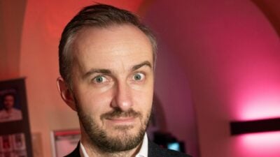 Karriereknick nach TV-Satire: Gericht gibt Schönbohm im Streit mit Böhmermann recht