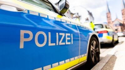 Die Polizei hat einen Mann nach einem gescheiterten Raubüberfall auf einen Juwelier in Münster festgenommen.