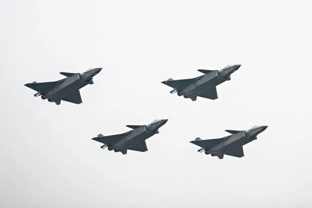 Chinesische Stealth-Kämpfer J-20 des chinesischen Militärs waren jetzt nicht an der Militärübung vor Taiwan beteiligt. Foto: – /CNS/AFP über Getty Images