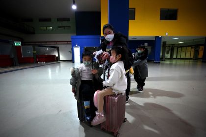 Mehr Länder testen Reisende aus China – Lauterbach: „noch nicht notwendig“
