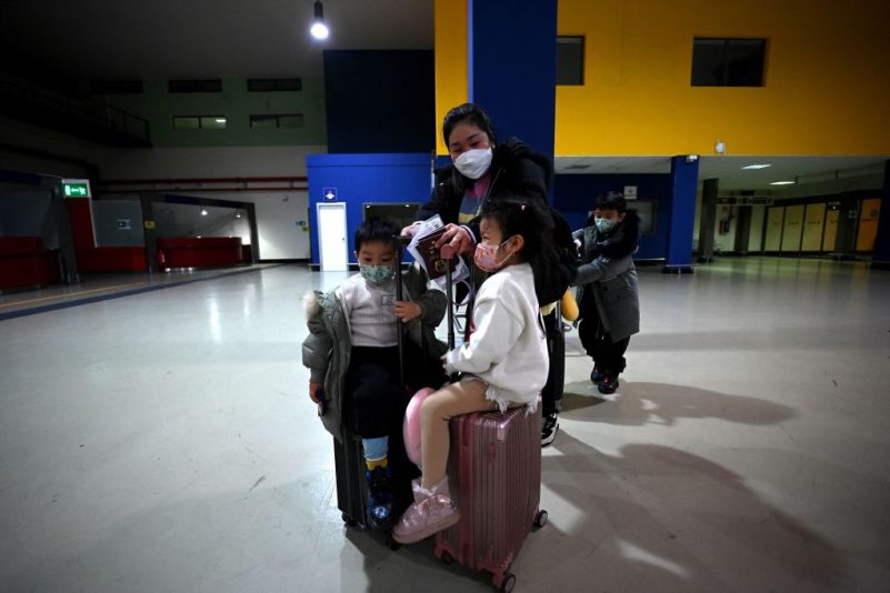 Testpflicht für Reisende aus China in mehr Ländern