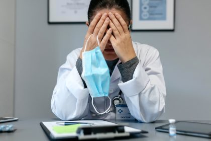 Was tun gegen Mangel an Gesundheitspersonal und Arzneimitteln?