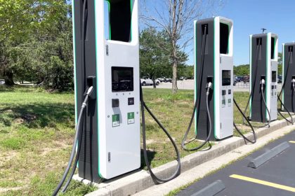 Tesla-Ladesäulen in Kritik: „keine Eichung, intransparente Abrechnung“