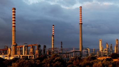 Staatlicher Verwalter für Lukoil-Raffinerie in Sizilien eingesetzt