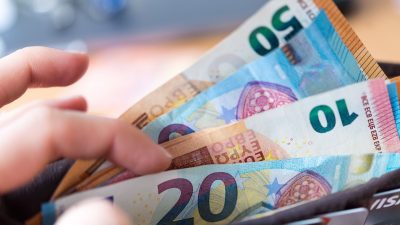 Bargeldabschaffung geht schleichend voran – Einzahlung bei hessischer Sparkasse nicht mehr möglich