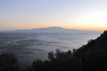Frachter mit 14 Menschen an Bord vor Lesbos gesunken