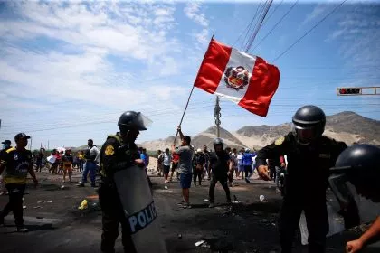 Peru: 24 Todesopfer bei Unruhen - Linksnationaler Präsident Castillo in Untersuchungshaft